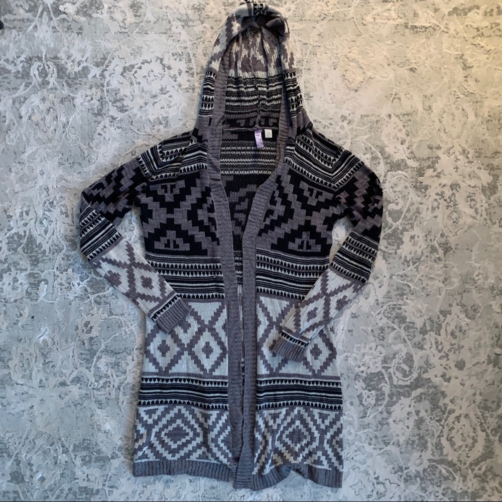 Grey, Black, and White patterned Cardigan